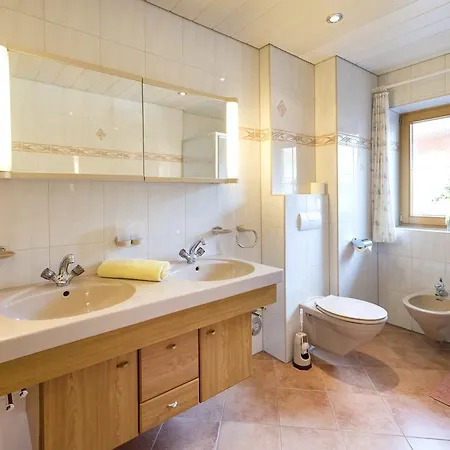 Alpina Apartment *